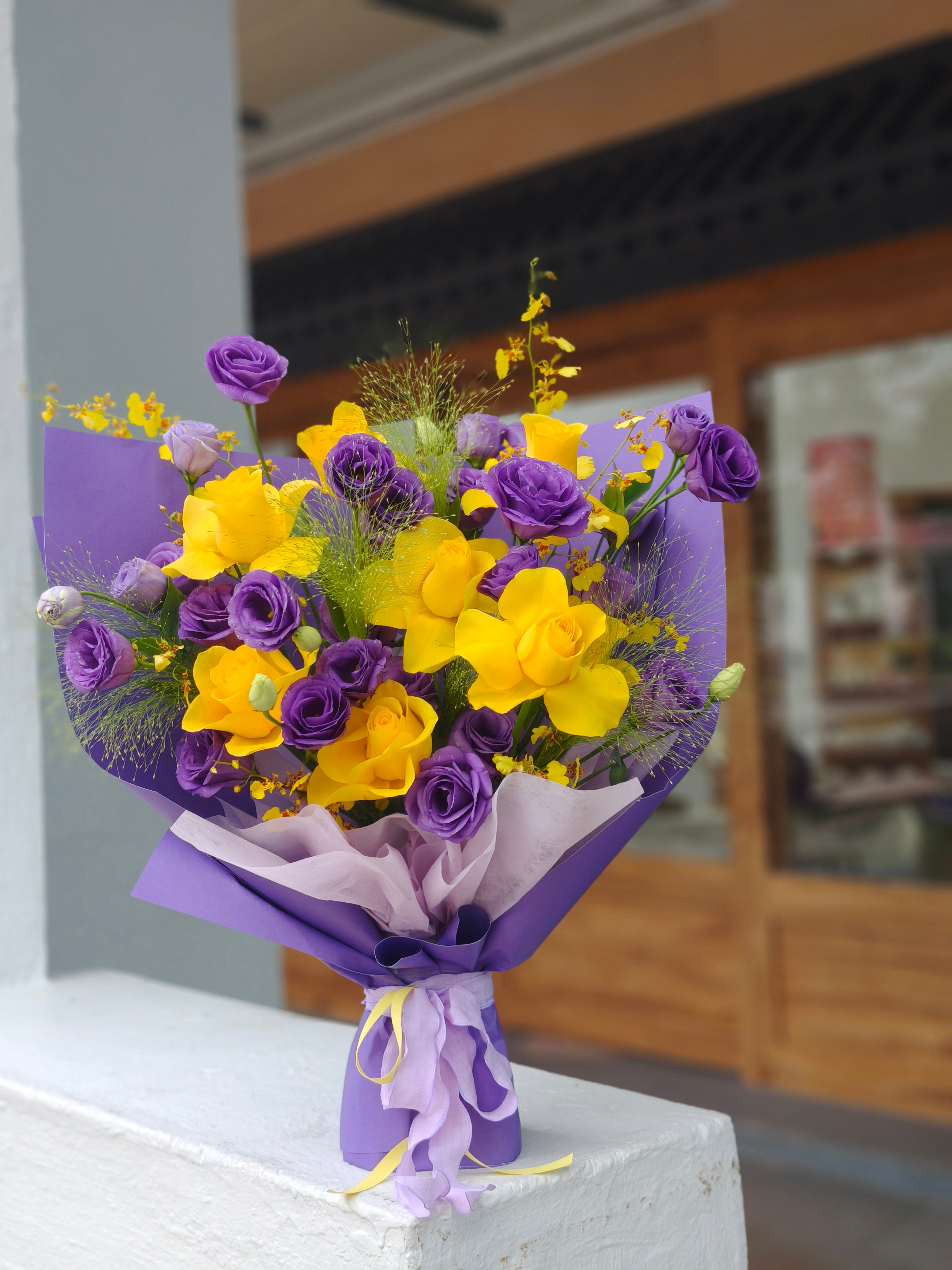 Yellow Rose & Purple Lisianthus Bouquet 黄玫瑰紫桔梗花束
