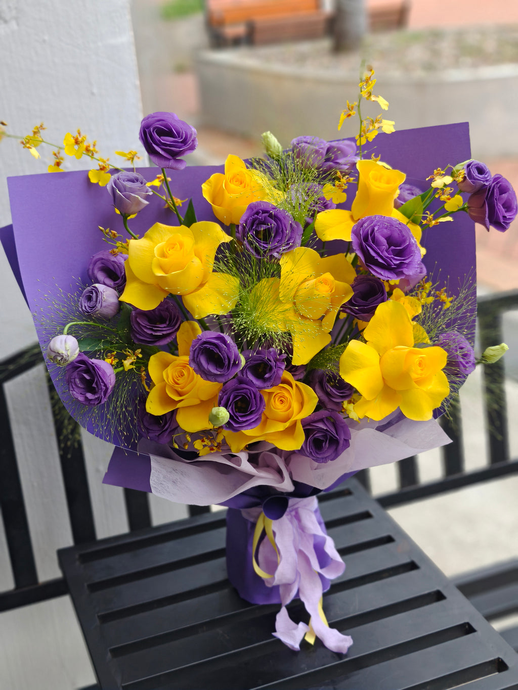 Yellow Rose & Purple Lisianthus Bouquet 黄玫瑰紫桔梗花束