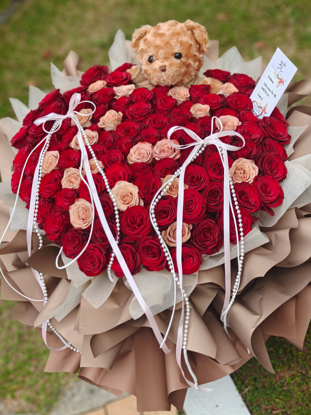 99枝玫瑰小熊款 | 99 Roses Teddy Bear Bouquet