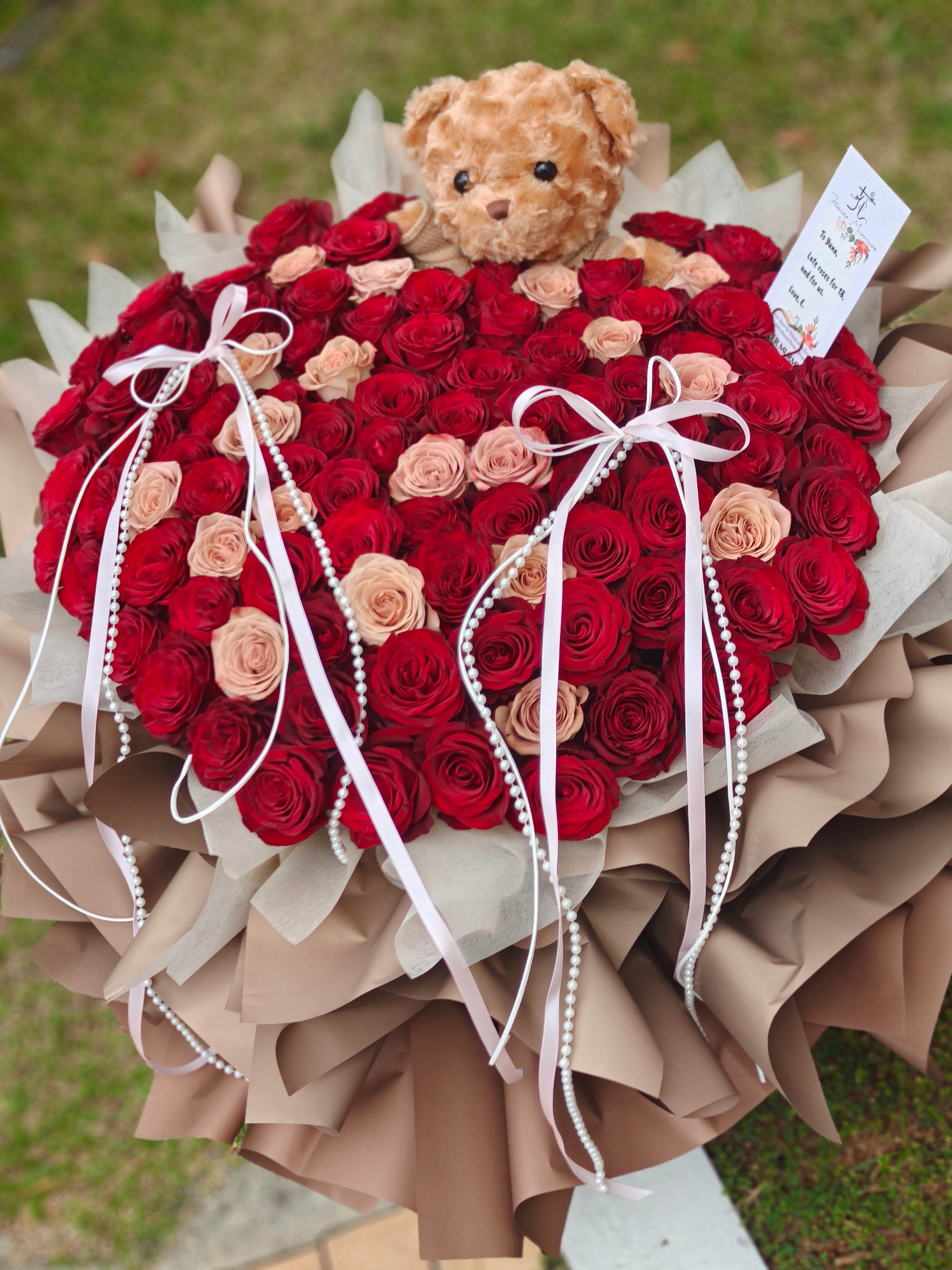 99枝玫瑰小熊款 | 99 Roses Teddy Bear Bouquet