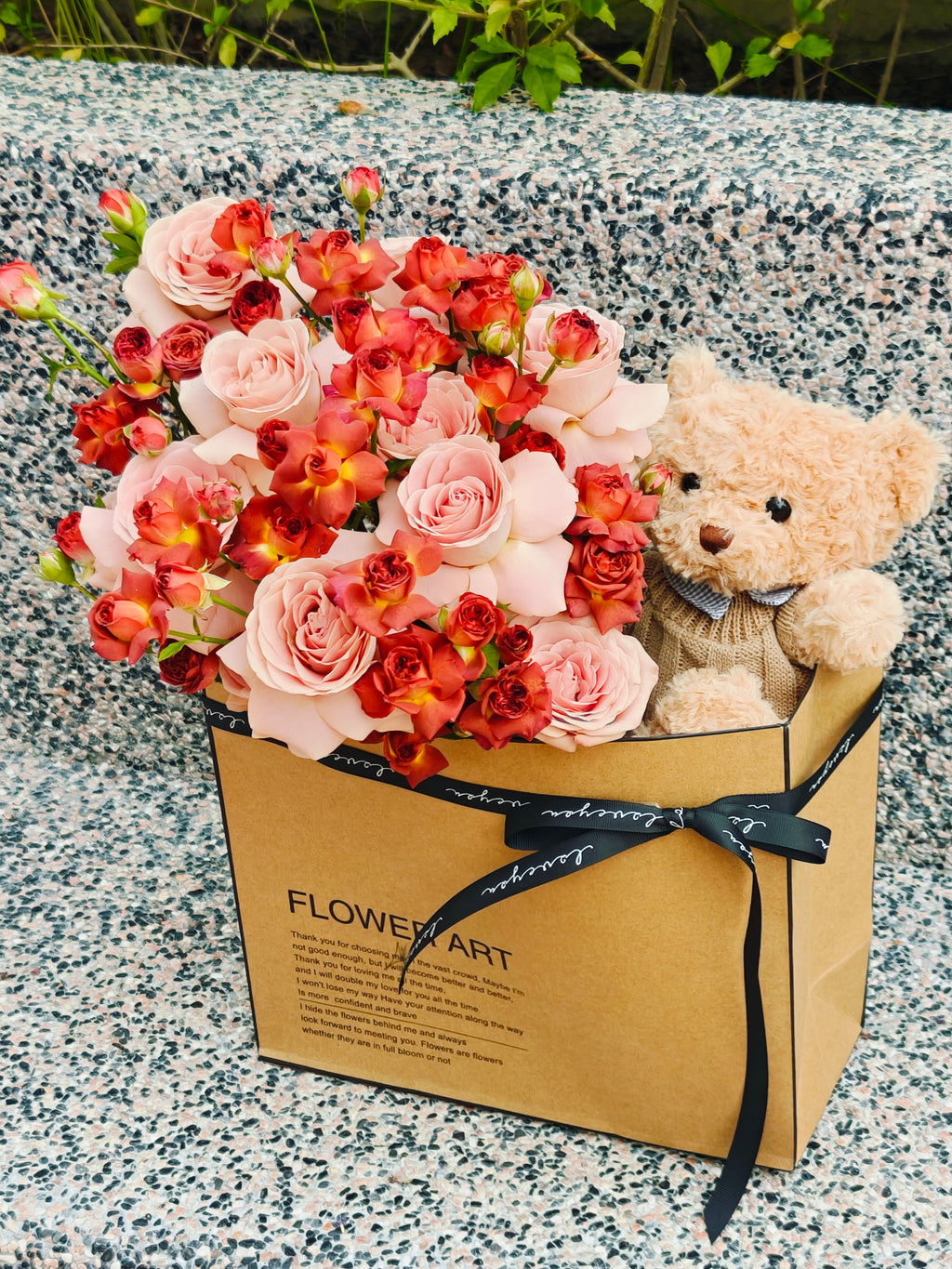 Cappuccino Rose & Teddy Hug Bag 卡布奇诺玫瑰小熊抱抱袋