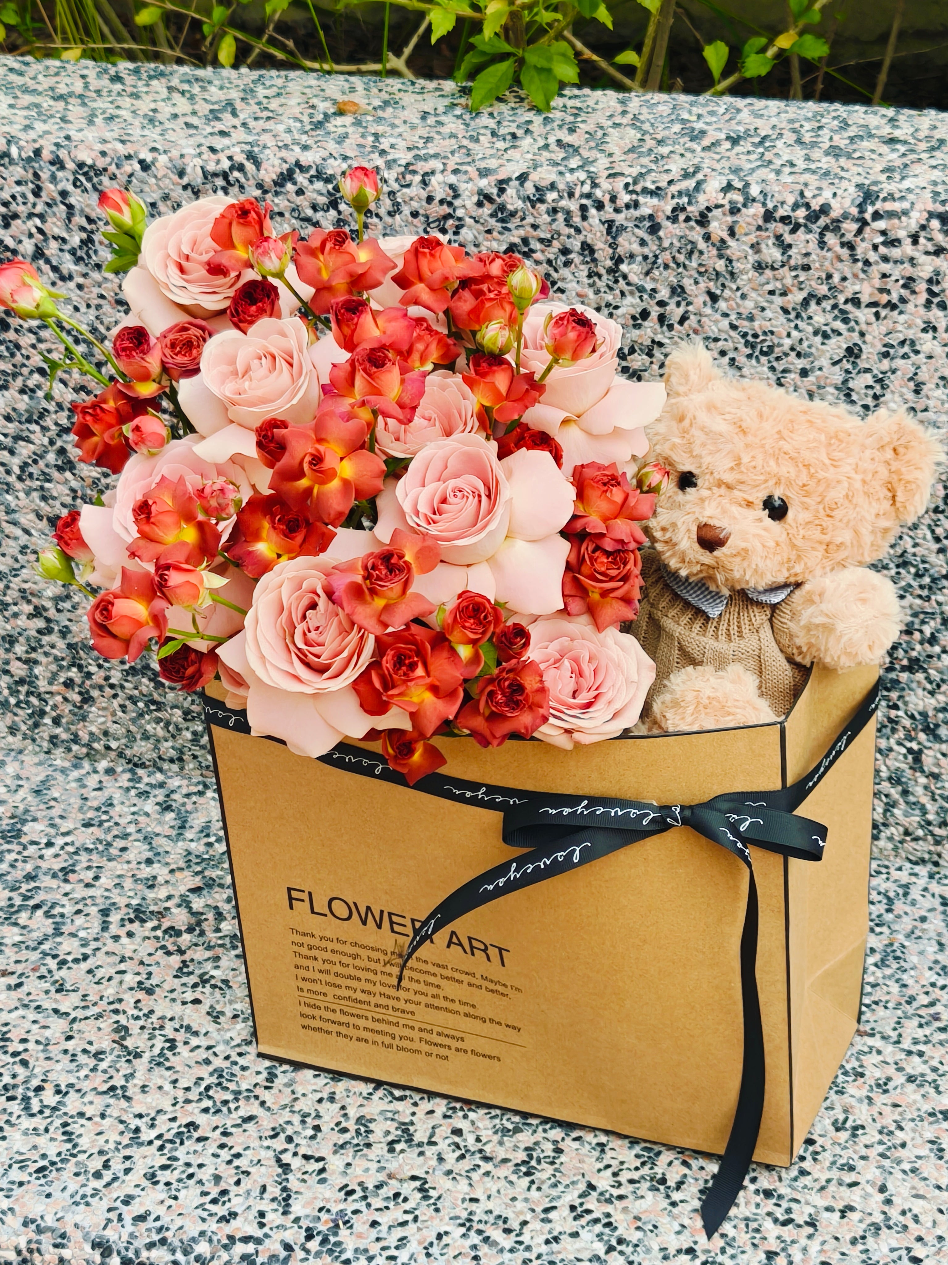 Cappuccino Rose & Teddy Hug Bag 卡布奇诺玫瑰小熊抱抱袋