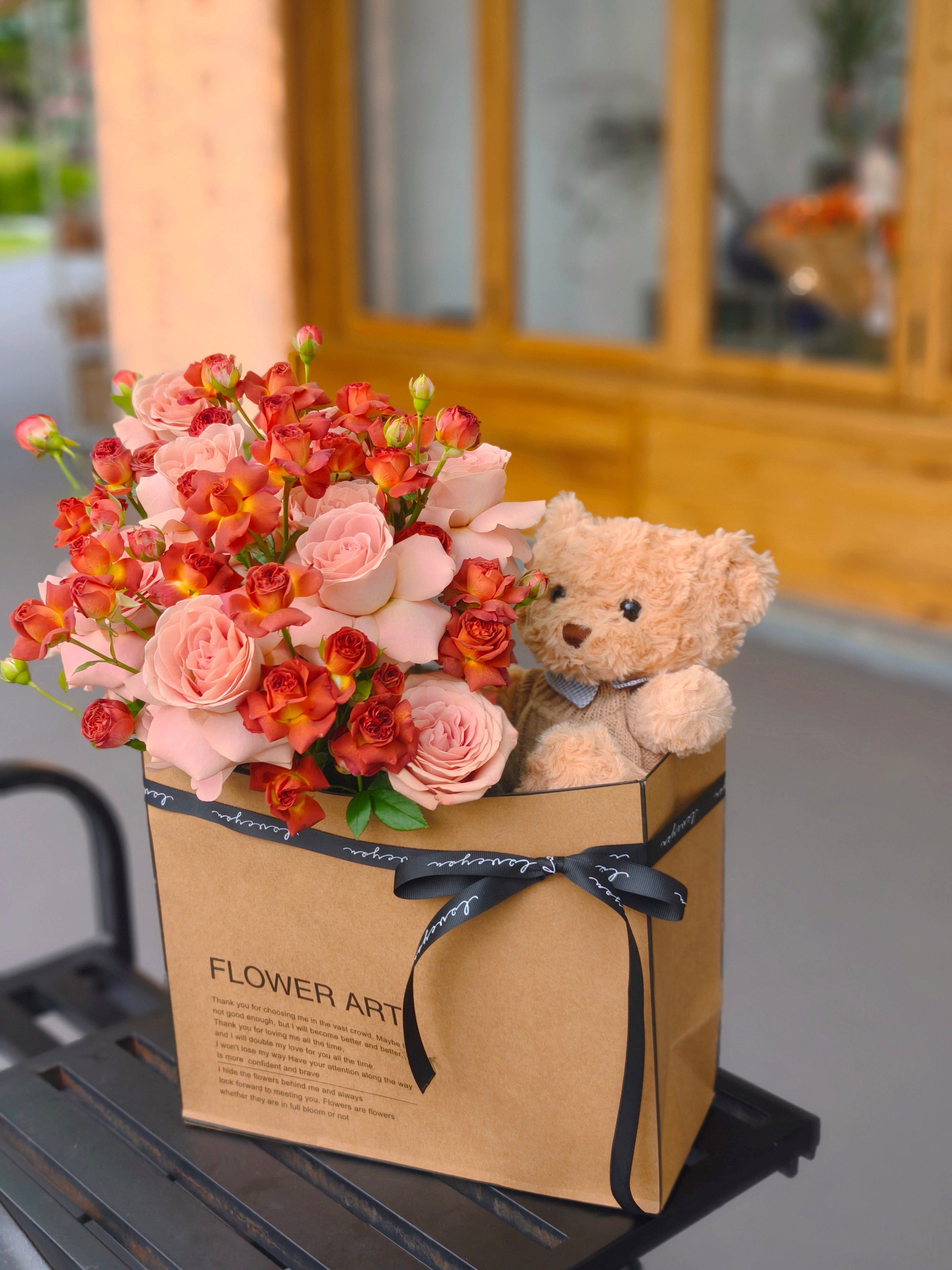 Cappuccino Rose & Teddy Hug Bag 卡布奇诺玫瑰小熊抱抱袋
