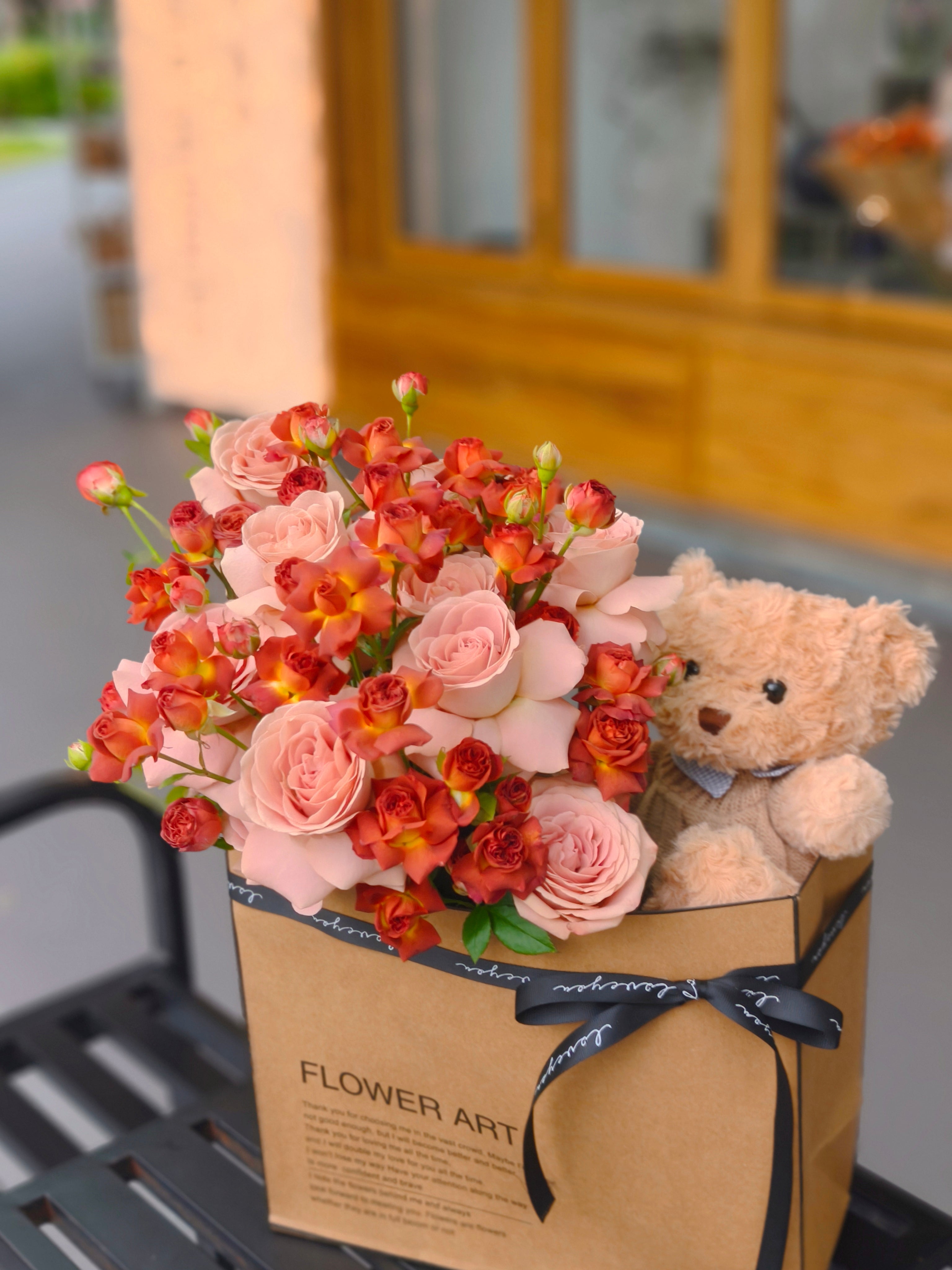 Cappuccino Rose & Teddy Hug Bag 卡布奇诺玫瑰小熊抱抱袋