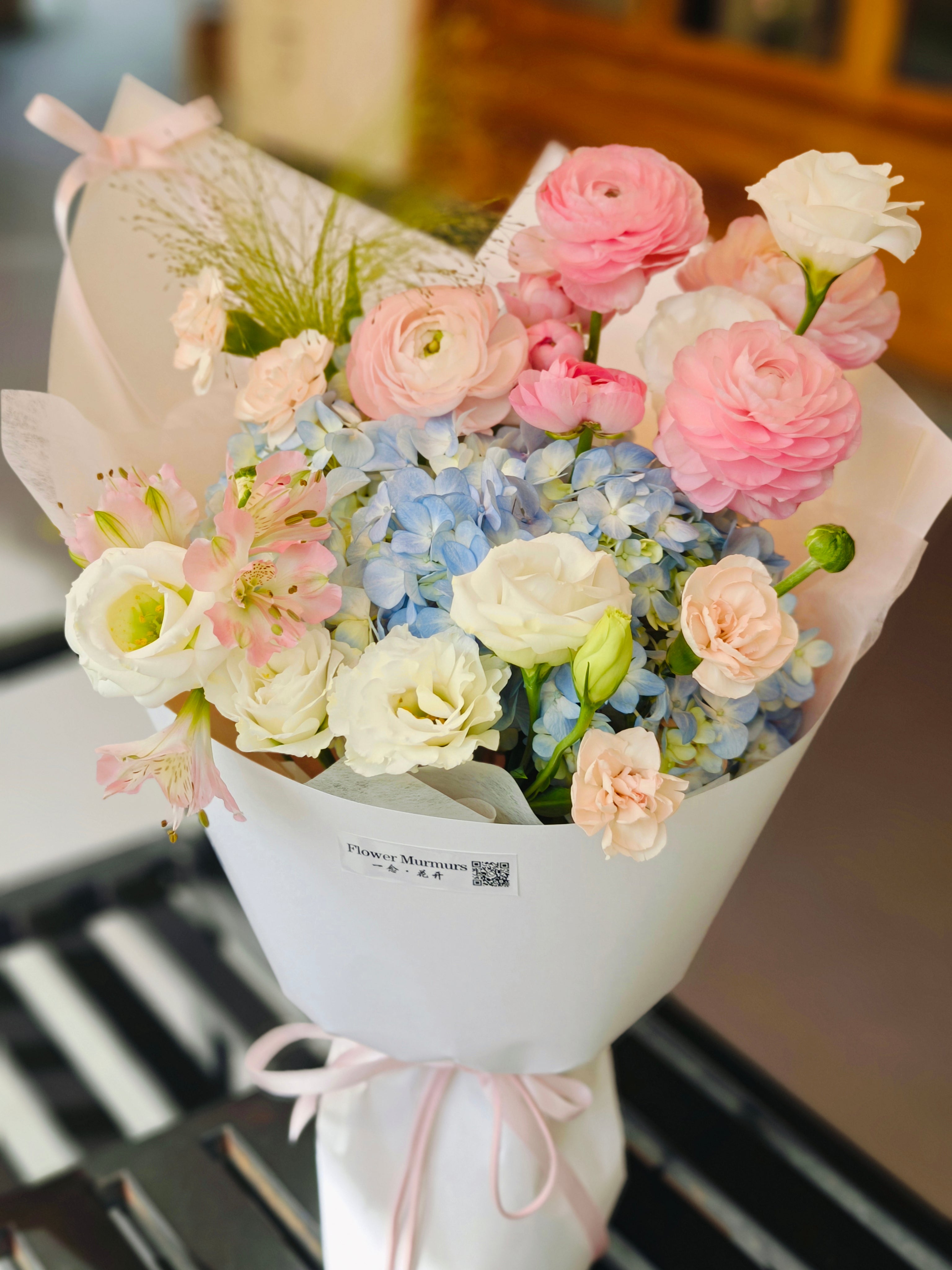 Blue Blush Garden Bouquet 蓝粉花园花束
