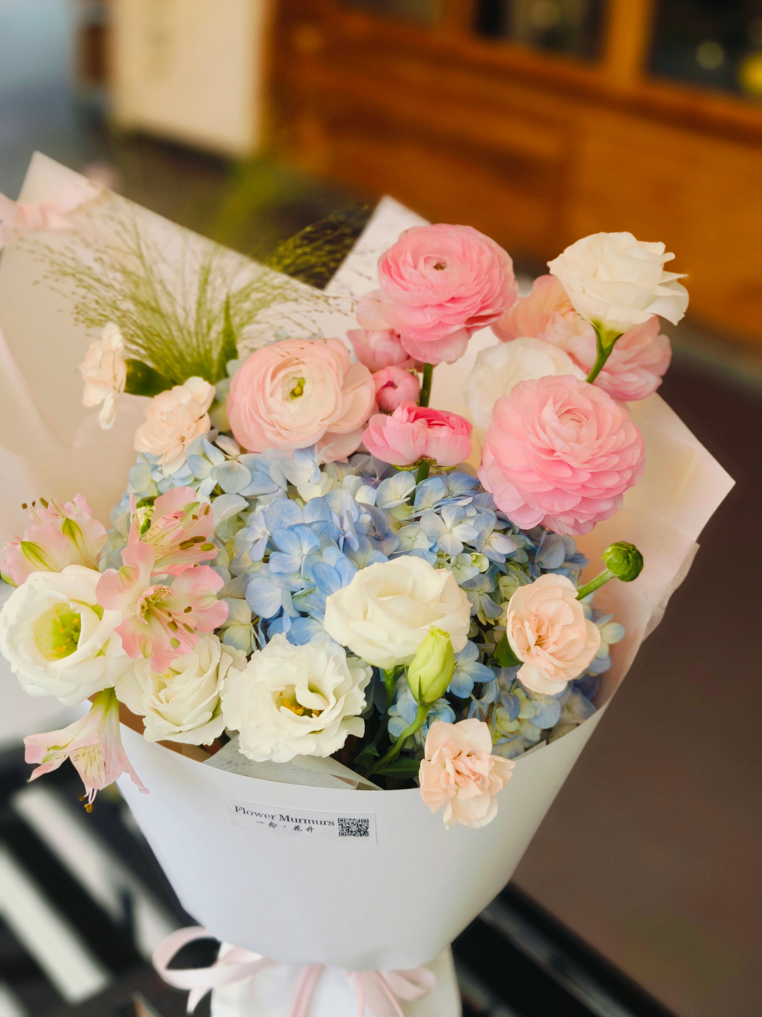 Blue Blush Garden Bouquet 蓝粉花园花束