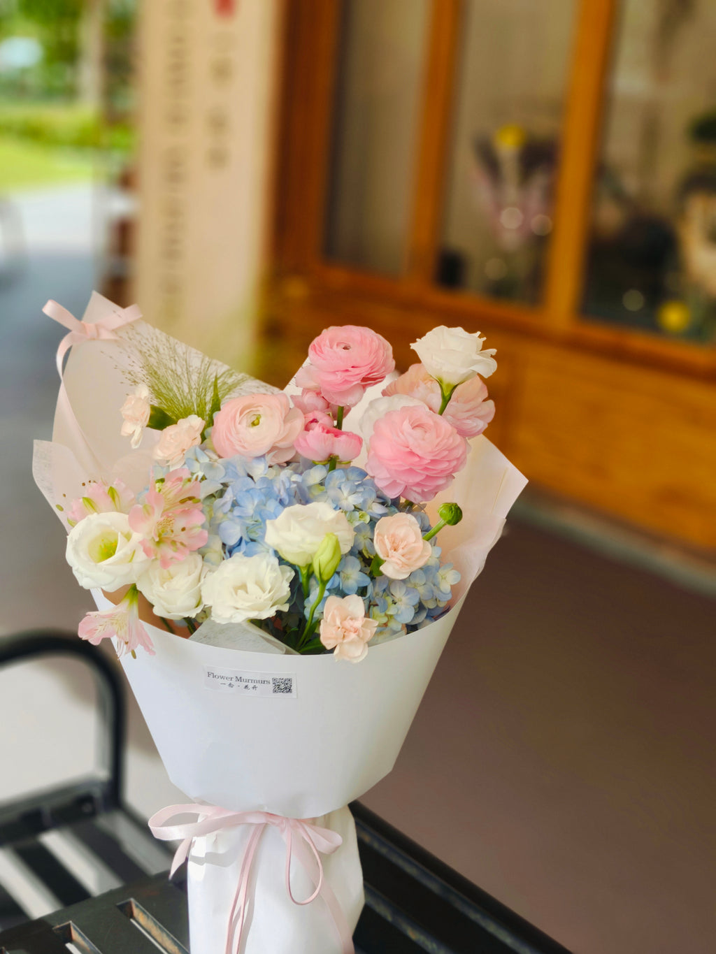 Blue Blush Garden Bouquet 蓝粉花园花束