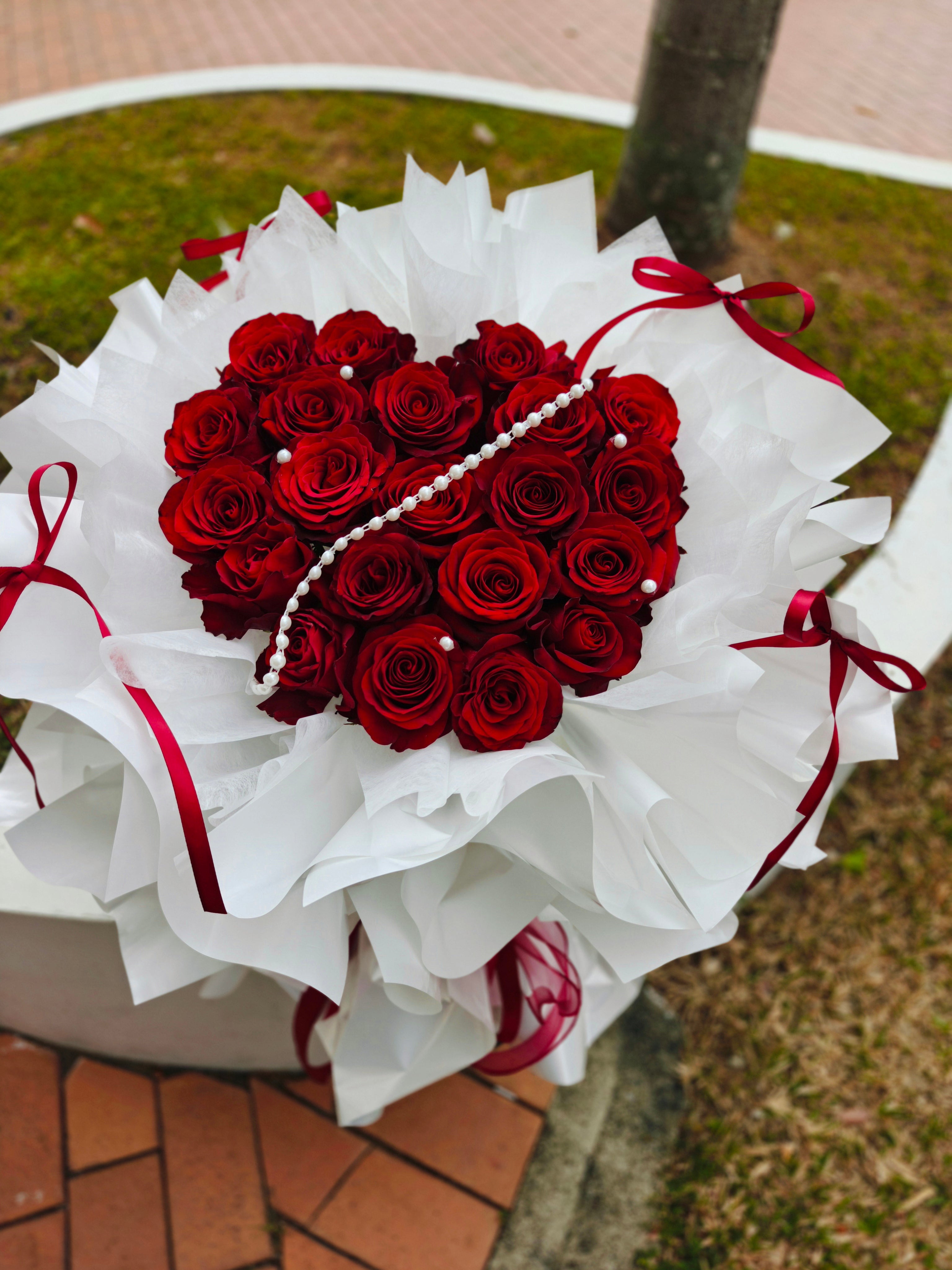 21 Red Roses Heart-Shaped Bouquet 21枝高原红玫瑰爱心花束