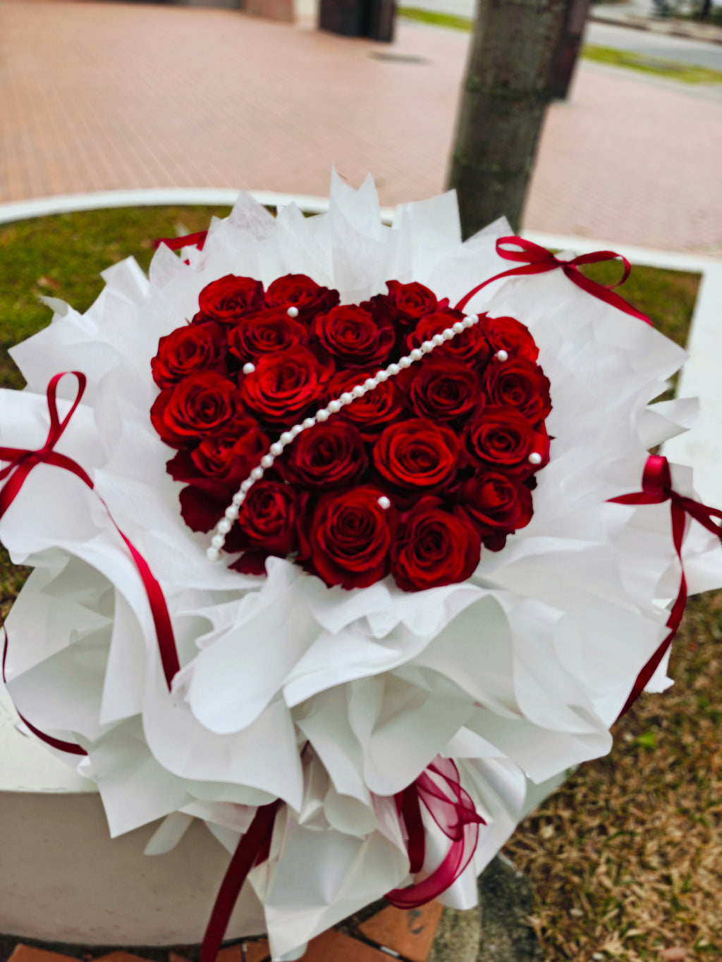 21 Red Roses Heart-Shaped Bouquet 21枝高原红玫瑰爱心花束